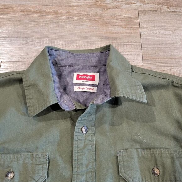 Wrangler Flex Comfort Short Sleeved Button Down Shirt Mens Size Small - Picture 4 of 7